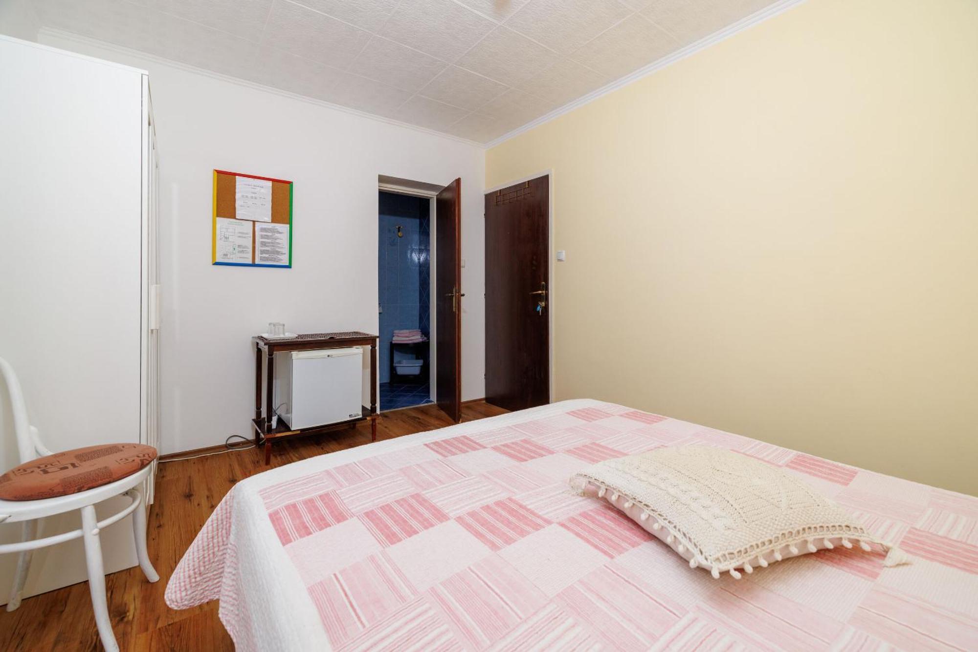 Apartments And Room Mirjana Dramalj Exterior photo
