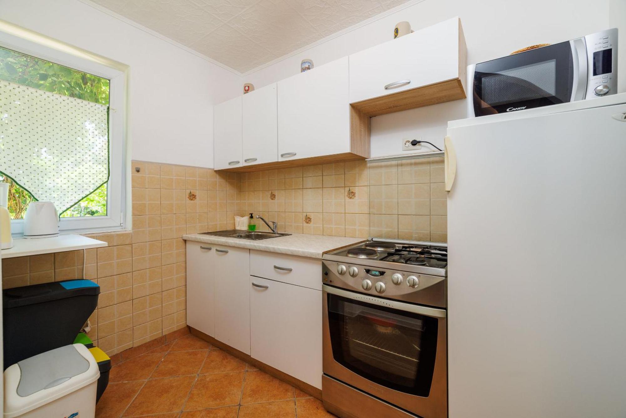 Apartments And Room Mirjana Dramalj Exterior photo